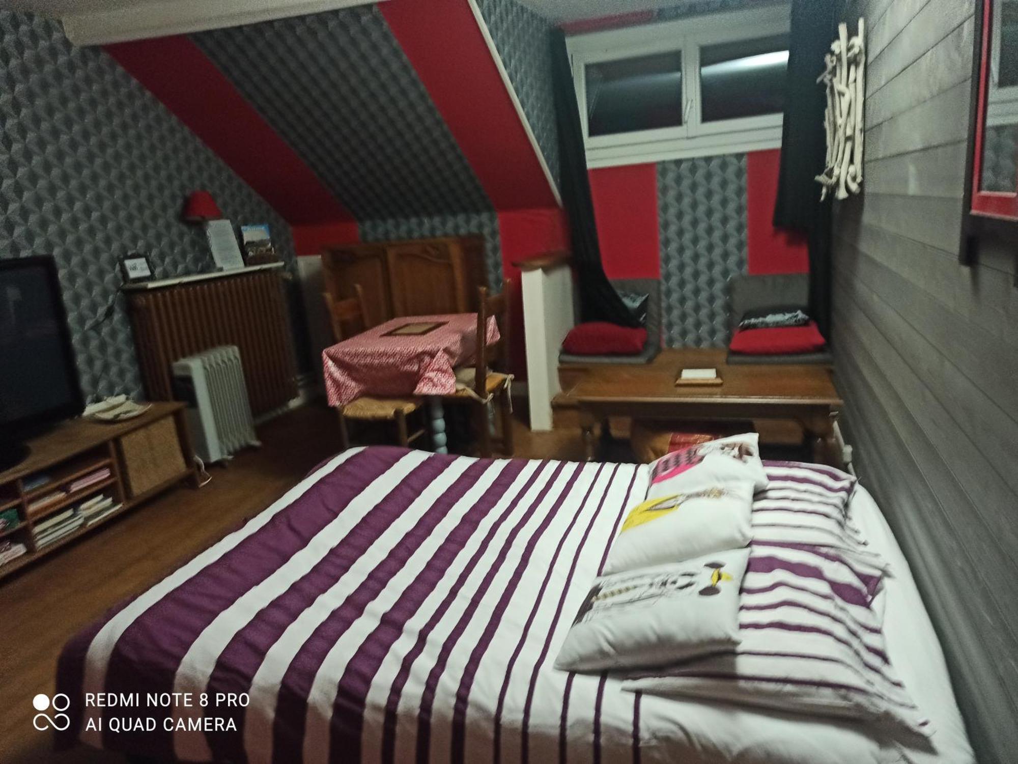 Petit Appartement 30M2, 3 Lits, 3 A 4 Pers Neuilly  Bilik gambar